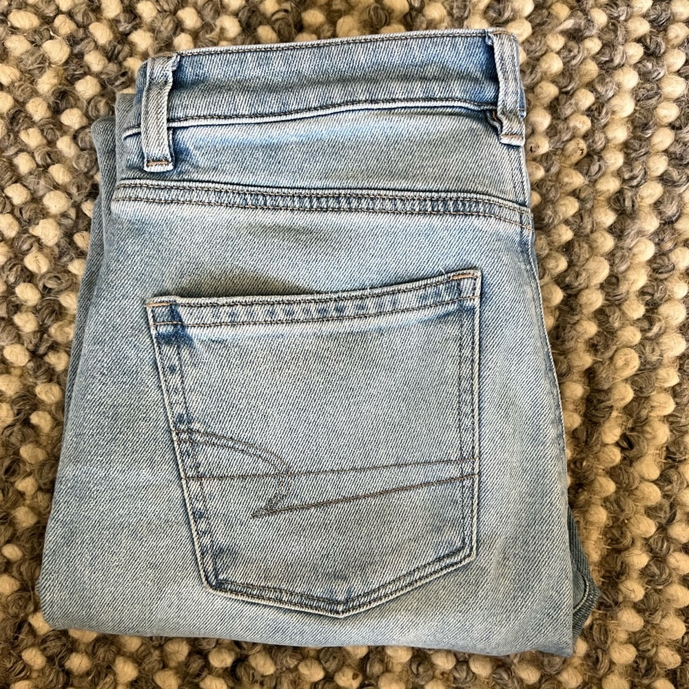 ** American Eagle women’s jeans **